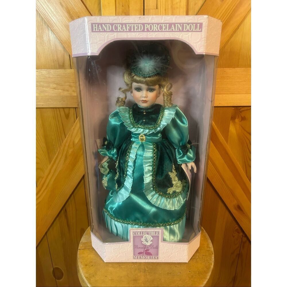 Vtg Collectible Memories Genuine Porcelain Doll  Margaret (5745)